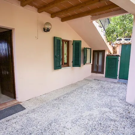 Apartment Morcone - Goelba *