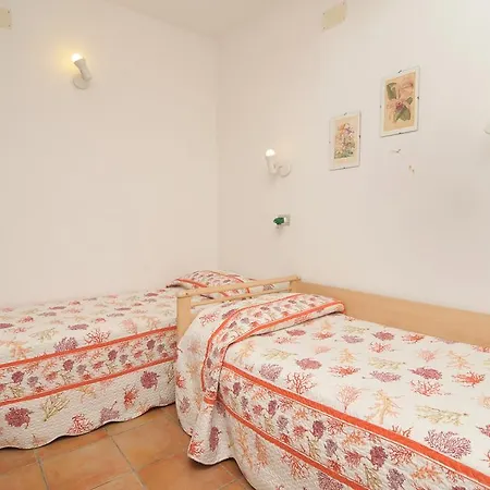 Apartment Morcone - Goelba *