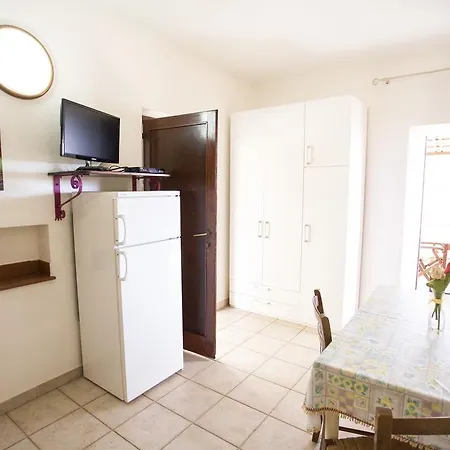 Apartment Morcone - Goelba Moricone