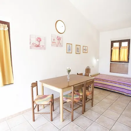 Apartment Morcone - Goelba Moricone
