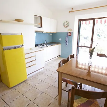 Apartment Morcone - Goelba Moricone