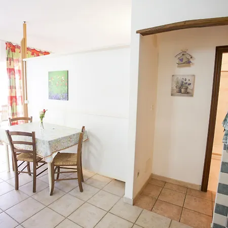 Apartment Morcone - Goelba *